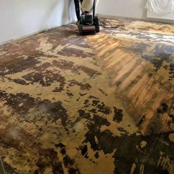 Retiro de moquette y pulido de pisos de madera