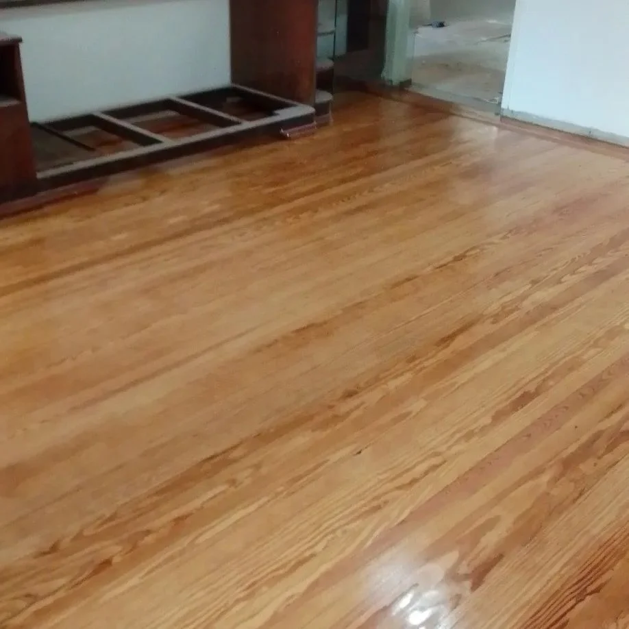 Retiro de moquette y pulido de pisos de madera