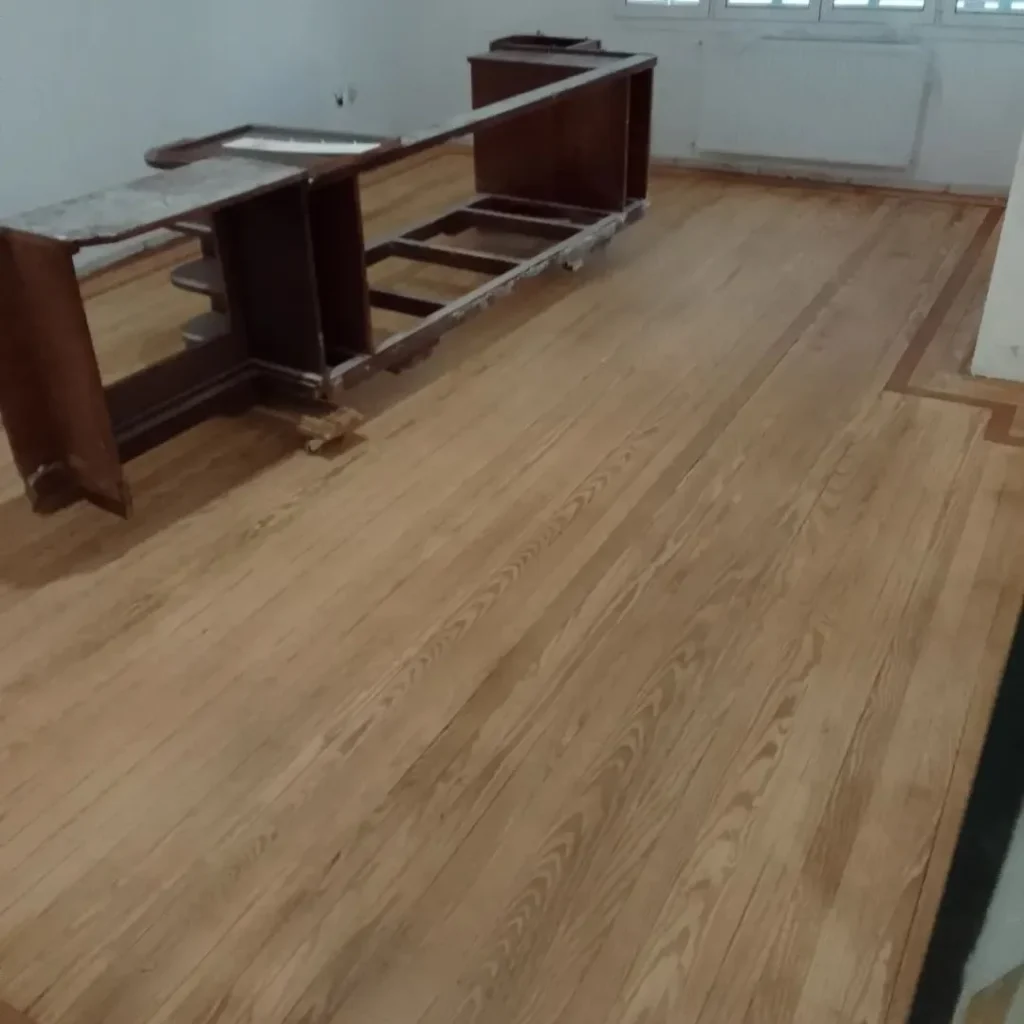 Retiro de moquette y pulido de pisos de madera