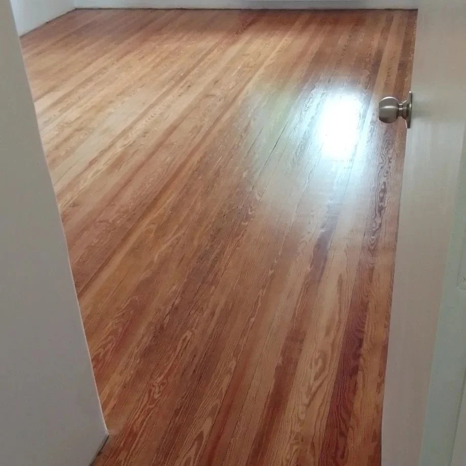 Retiro de moquette y pulido de pisos de madera