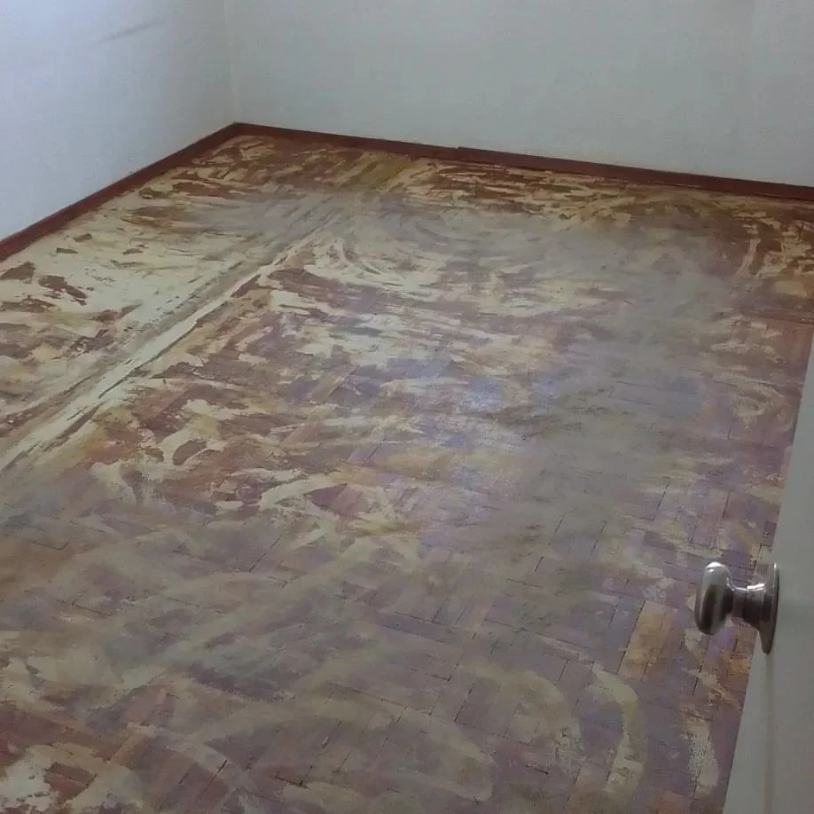 Retiro de moquette y pulido de pisos de madera