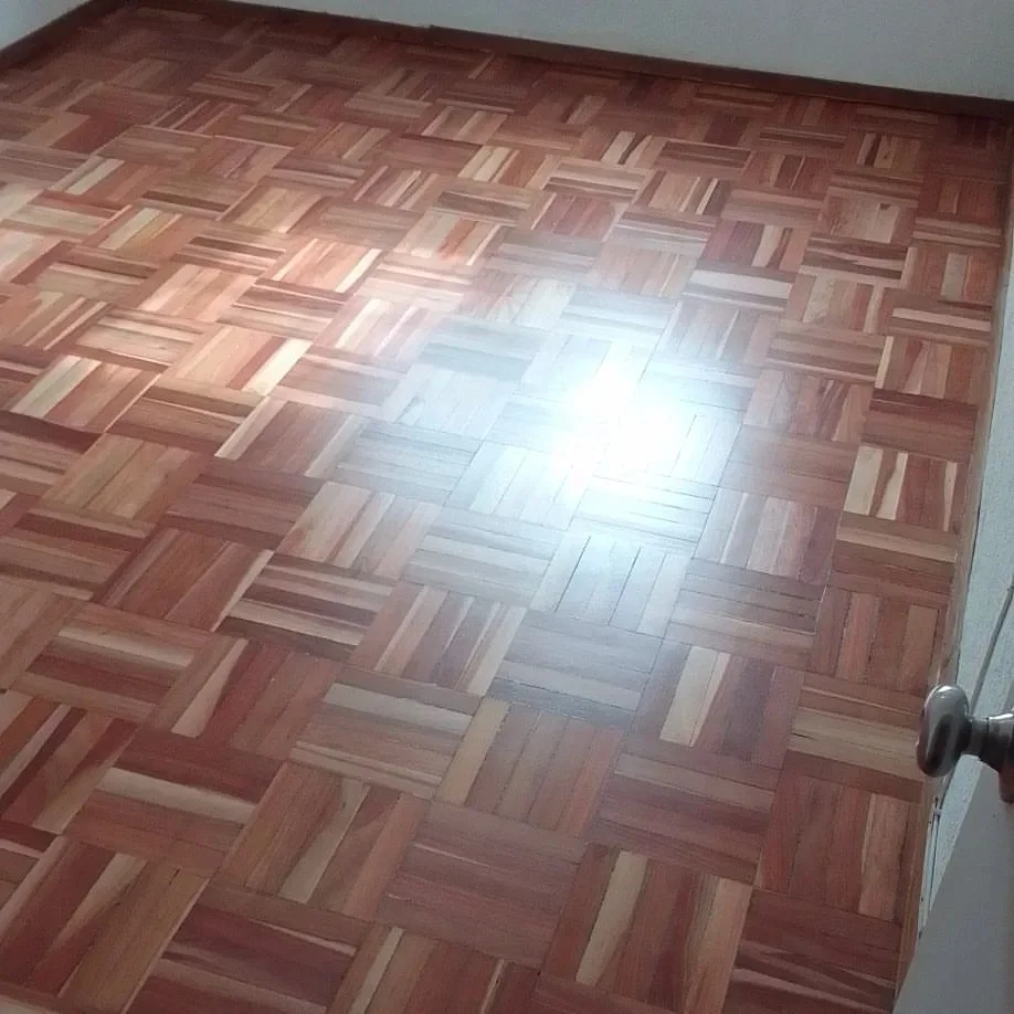 Retiro de moquette y pulido de pisos de madera