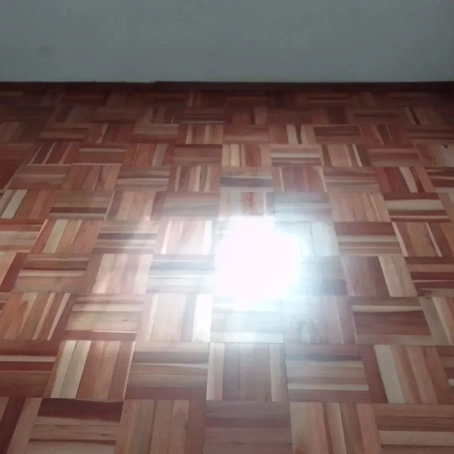 Retiro de moquette y pulido de pisos de madera